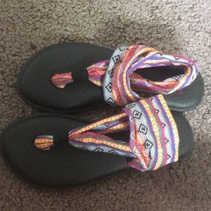NWOT Tribal Sanuk Sandals